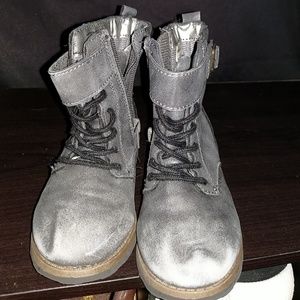 Boys boots